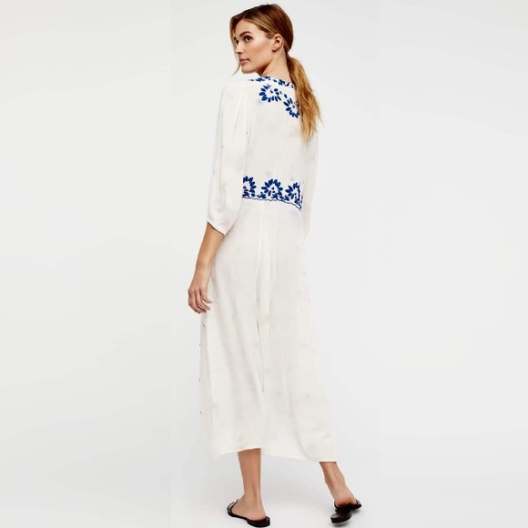 Embroidered Maxi DRESS Floral Fable Maxi - Picture 3 of 3